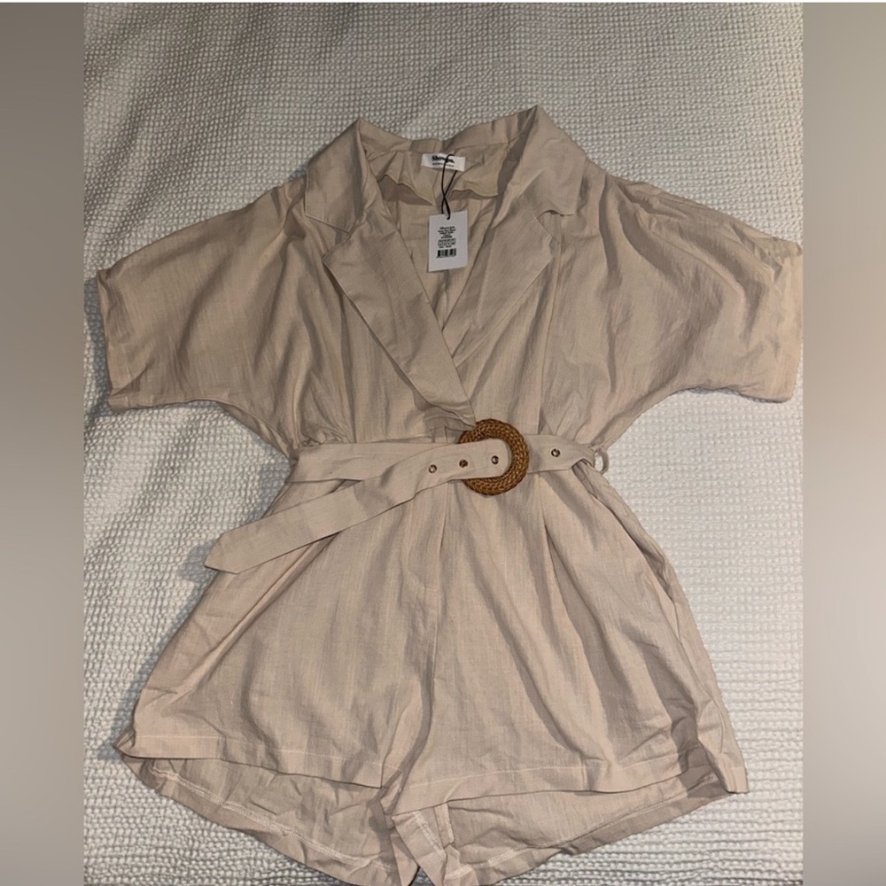 NWT BEIGE ROMPER Size 8